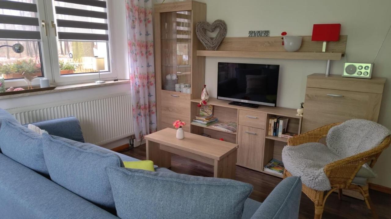 Helenes Ferienwohnung Auf Dem Bauernhof - Lausitzer Seenland Lauta Exterior foto